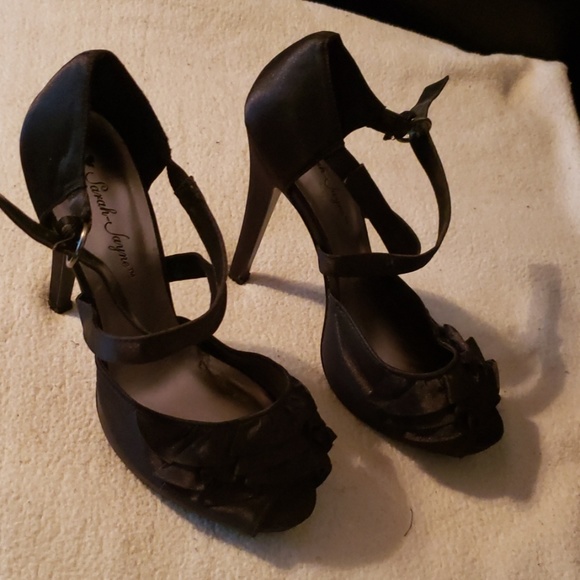 Shoes - Picture 3 of 4